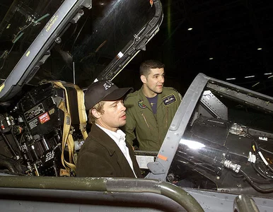 Miniatura: Brad Pitt kupił sobie Spitfire'a z czasów...