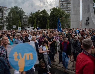 Miniatura: Sejm przyjął „lex TVN”. Dziennikarze...