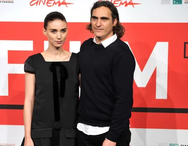 Miniatura: Rooney Mara i Joaquin Phoenix zaręczyli...